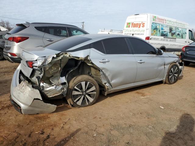 1N4BL4DV4MN383663 - 2021 NISSAN ALTIMA SV SILVER photo 3