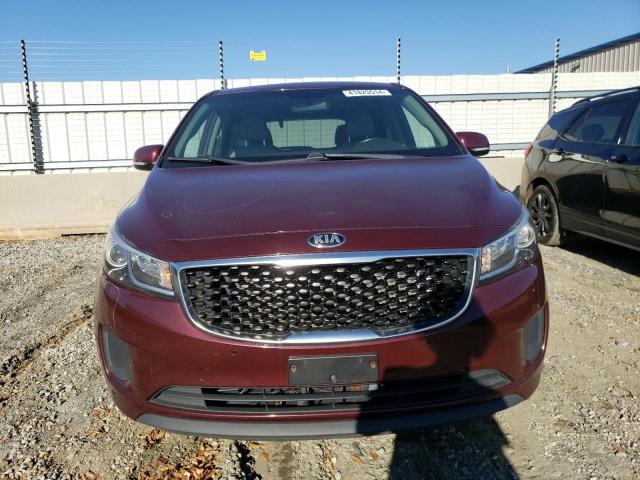 KNDMB5C19H6327020 - 2017 KIA SEDONA LX BURGUNDY photo 5