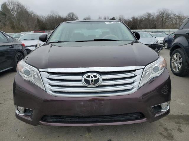 4T1BK3DB8CU469555 - 2012 TOYOTA AVALON BASE 栗色 照片 5