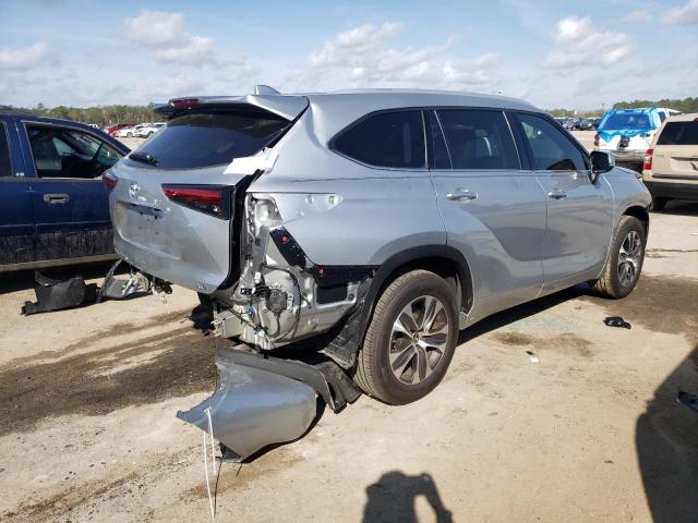 5TDHZRAH9NS119249 - 2022 TOYOTA HIGHLANDER XLE SILVER photo 3