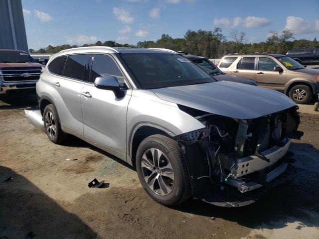 5TDHZRAH9NS119249 - 2022 TOYOTA HIGHLANDER XLE SILVER photo 4