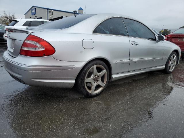 WDBTJ75J15F141750 - 2005 MERCEDES-BENZ CLK 500 SILVER photo 3