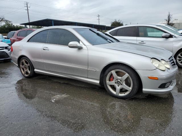 WDBTJ75J15F141750 - 2005 MERCEDES-BENZ CLK 500 SILVER photo 4