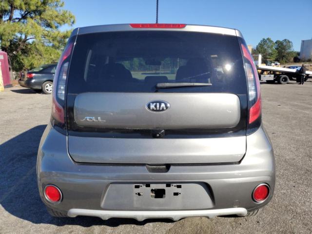 KNDJP3A55K7692312 - 2019 KIA SOUL + GRAY photo 6