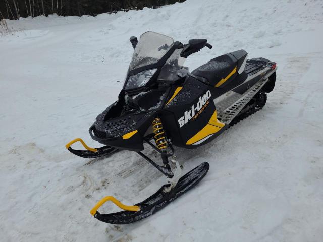 2BPSMUCA4CV000156 - 2012 SKI DOO RENEGADE BLACK photo 2