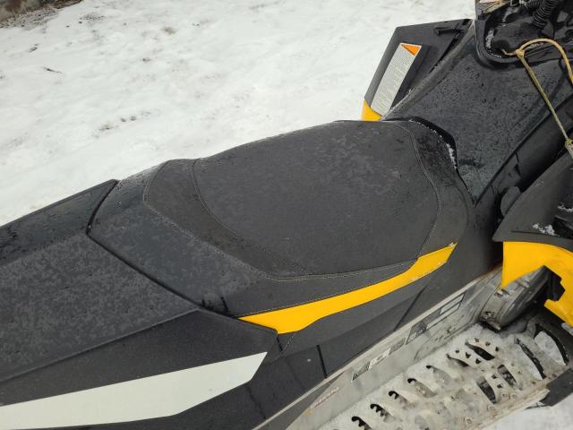 2BPSMUCA4CV000156 - 2012 SKI DOO RENEGADE BLACK photo 5