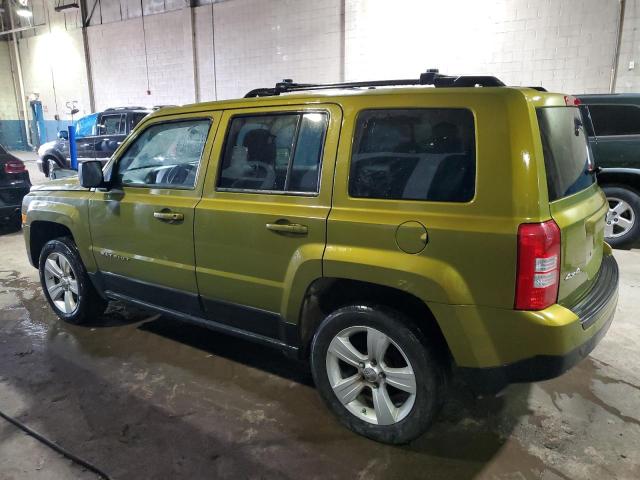 1C4NJRFB5CD563977 - 2012 JEEP PATRIOT LATITUDE GREEN photo 2