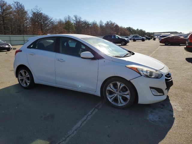 KMHD35LE8DU082129 - 2013 HYUNDAI ELANTRA GT WHITE photo 4