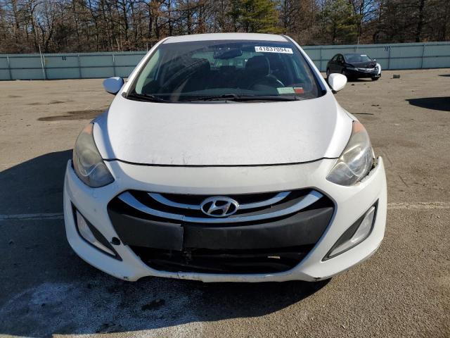 KMHD35LE8DU082129 - 2013 HYUNDAI ELANTRA GT WHITE photo 5