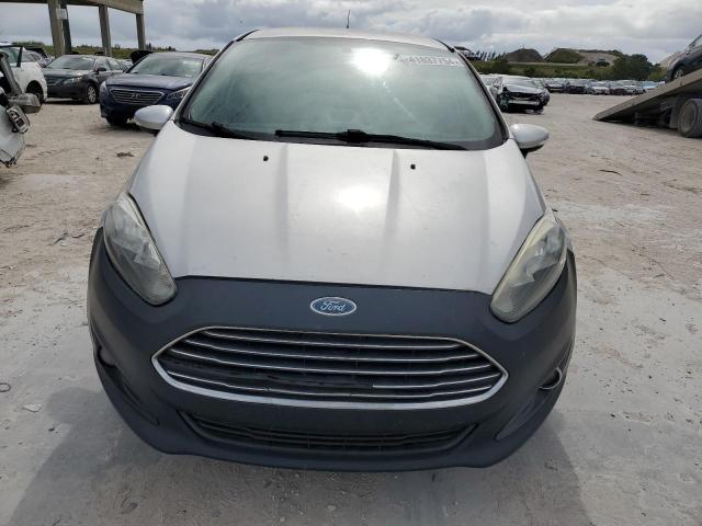 3FADP4BJ8EM159384 - 2014 FORD FIESTA SE SILVER photo 5