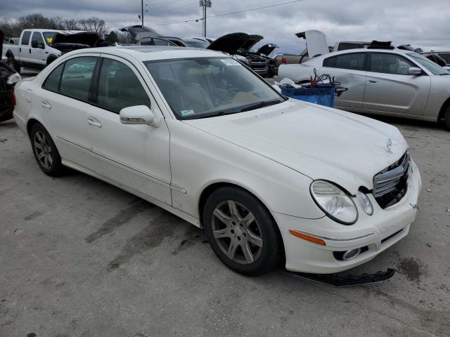 WDBUF22XX8B245456 - 2008 MERCEDES-BENZ E 320 CDI WHITE photo 4