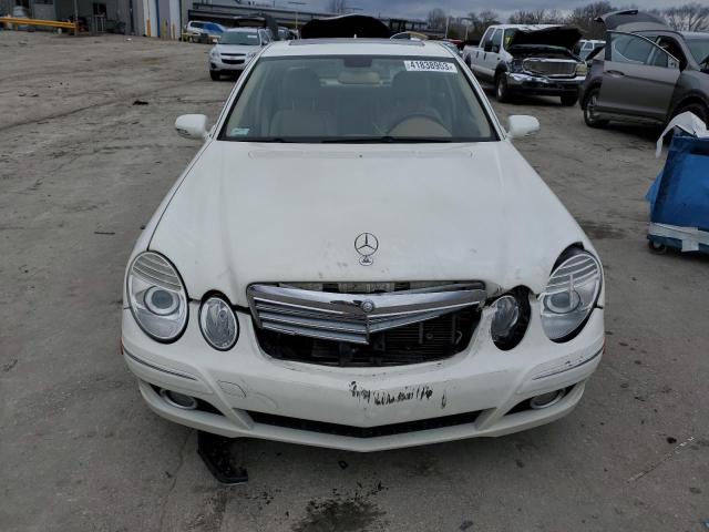 WDBUF22XX8B245456 - 2008 MERCEDES-BENZ E 320 CDI WHITE photo 5