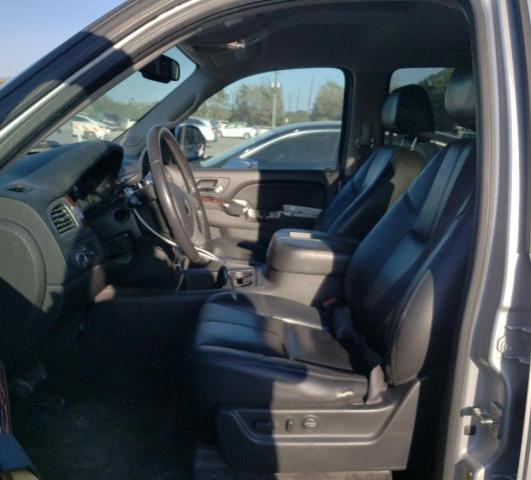 1GNSCJE06CR186438 - 2012 CHEVROLET SUBURBAN C1500 LT SILVER photo 7