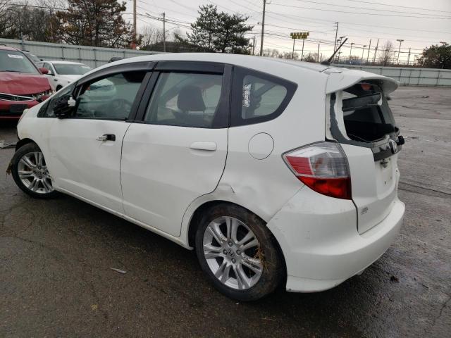 JHMGE87489S070627 - 2009 HONDA FIT SPORT WHITE photo 2