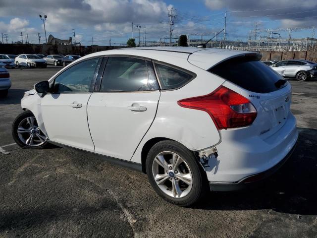 1FADP3K20DL363096 - 2013 FORD FOCUS SE WHITE photo 2