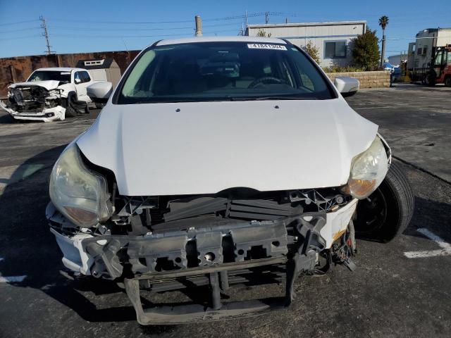 1FADP3K20DL363096 - 2013 FORD FOCUS SE WHITE photo 5