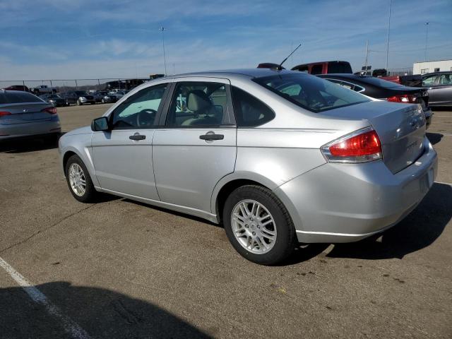 1FAHP3FN6BW162272 - 2011 FORD FOCUS SE SILVER photo 2