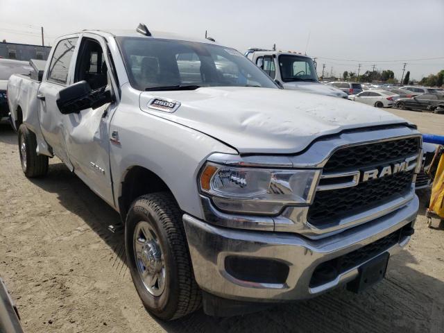 3C6UR5CLXNG109912 - 2022 RAM 2500 TRADESMAN WHITE photo 4