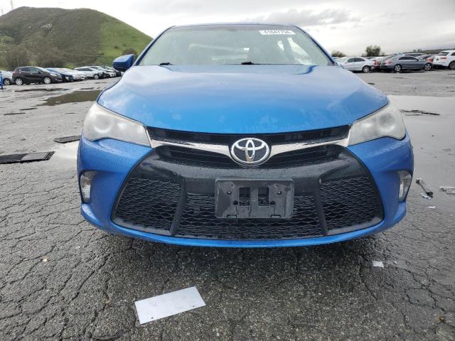 4T1BF1FK2HU805780 - 2017 TOYOTA CAMRY LE BLUE photo 5