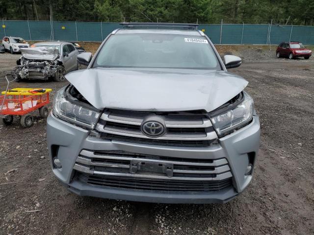 5TDDZRFH8HS407310 - 2017 TOYOTA HIGHLANDER LIMITED SILVER photo 5