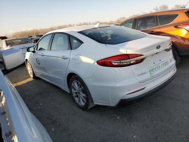 3FA6P0HD0LR263466 - 2020 FORD FUSION SE WHITE photo 2