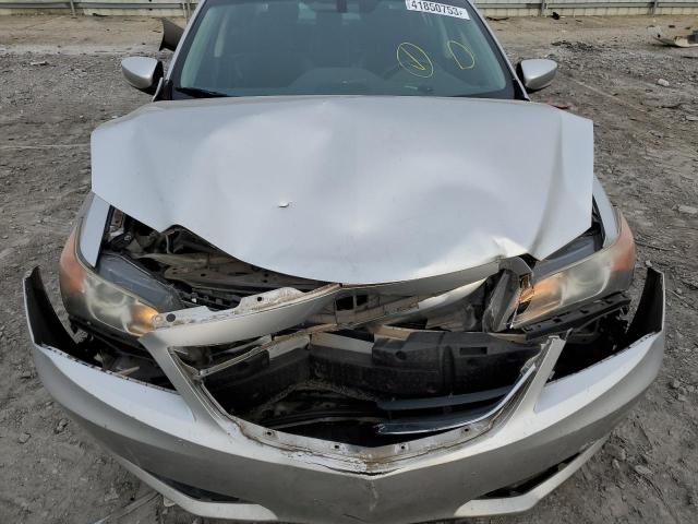 19VDE1F36DE009706 - 2013 ACURA ILX 20 SILVER photo 11