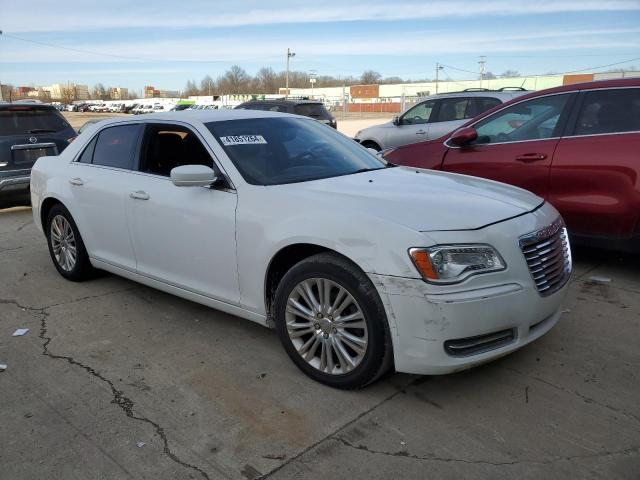 2C3CCARG1EH212987 - 2014 CHRYSLER 300 WHITE photo 4