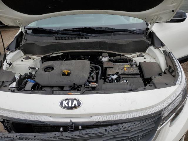 KNDEU2AAXM7056635 - 2021 KIA SELTOS S WHITE photo 12