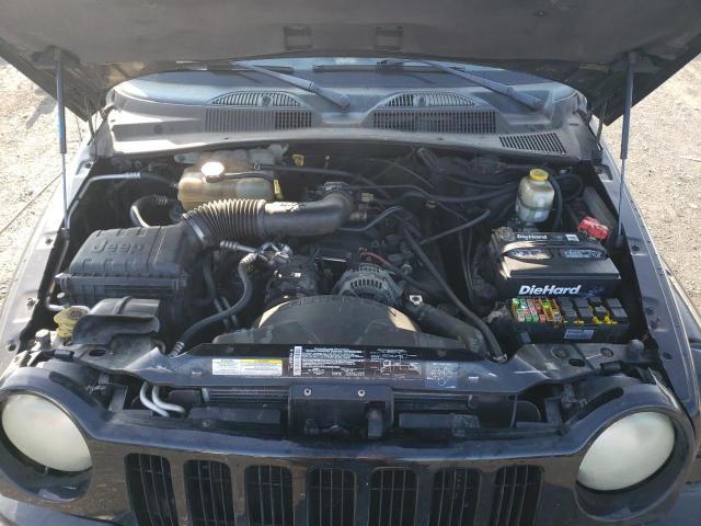 1J4GL38K34W190824 - 2004 JEEP LIBERTY RE BLACK photo 12