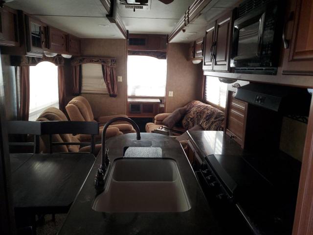 54CBA0S25C1592708 - 2012 WINNEBAGO RV WHITE photo 5