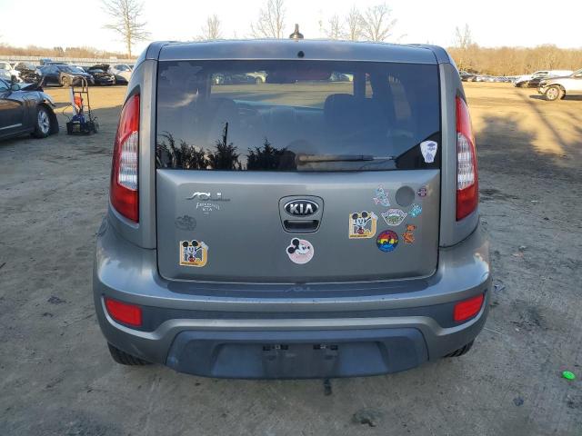 KNDJT2A65D7620012 - 2013 KIA SOUL + GRAY photo 6