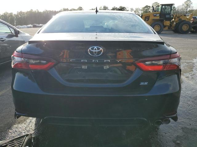4T1G11AK9RU863401 - 2024 TOYOTA CAMRY SE NIGHT SHADE BLACK photo 6