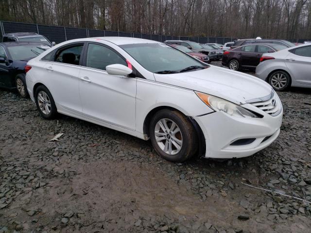 5NPEB4AC7CH480626 - 2012 HYUNDAI SONATA GLS WHITE photo 4