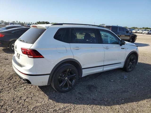 3VVCB7AX6PM097841 - 2023 VOLKSWAGEN TIGUAN SE R-LINE BLACK WHITE photo 3