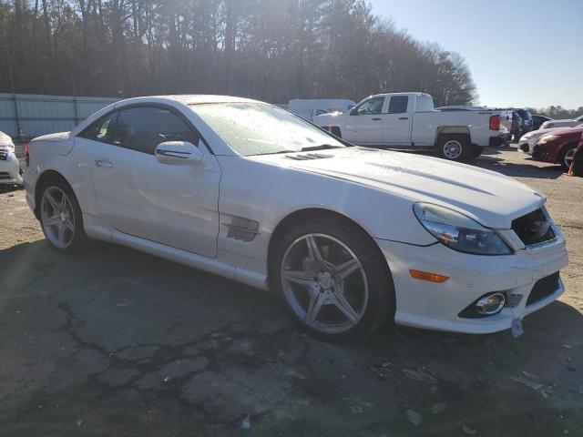 WDBSK7BA0BF166258 - 2011 MERCEDES-BENZ SL 550 WHITE photo 4