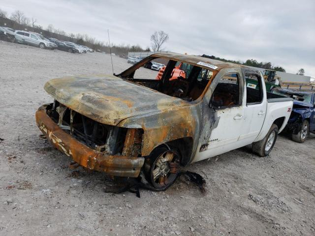 2GCEK13M571516549 - 2007 CHEVROLET SILVERADO K1500 CREW CAB WHITE photo 1