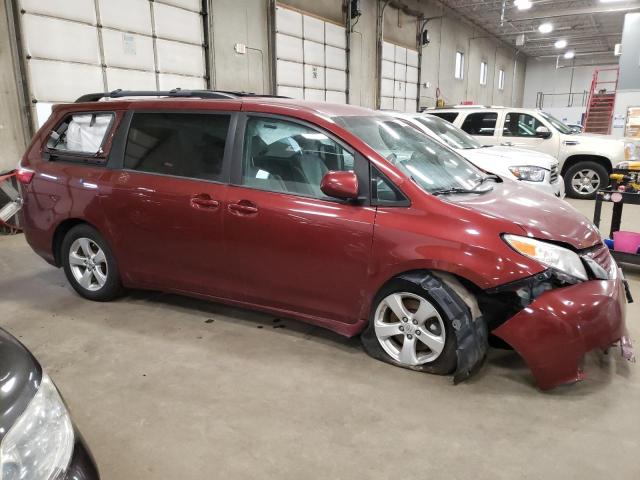 5TDKZ3DC0HS800830 - 2017 TOYOTA SIENNA LE MAROON photo 4