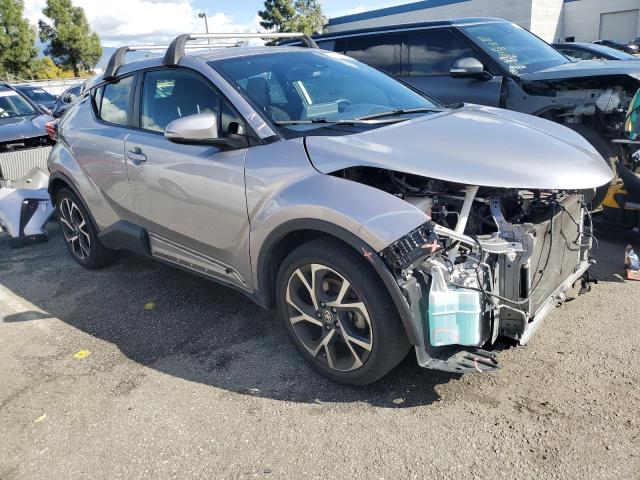 JTNKHMBX9L1074126 - 2020 TOYOTA C-HR XLE SILVER photo 4