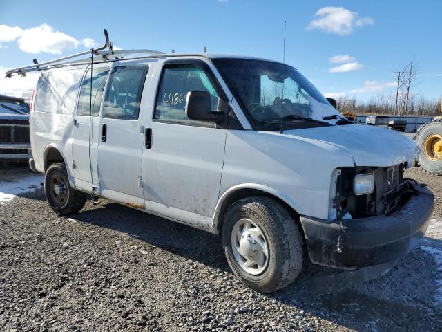 1GCWGAFF0H1107319 - 2017 CHEVROLET EXPRESS G2 WHITE photo 4