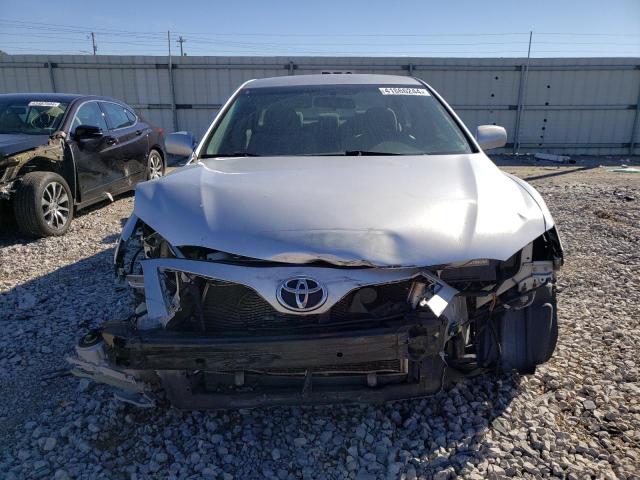 4T1BF3EK9BU226225 - 2011 TOYOTA CAMRY BASE SILVER photo 5