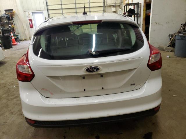 1FAHP3K29CL284980 - 2012 FORD FOCUS SE WHITE photo 6