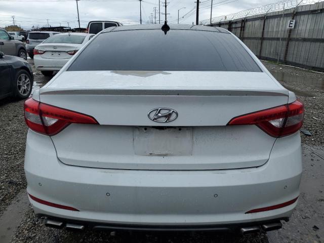 5NPE34AB8FH046983 - 2015 HYUNDAI SONATA SPORT WHITE photo 6