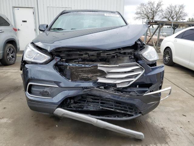 5NMZT3LB9JH095754 - 2018 HYUNDAI SANTA FE S BLUE photo 5