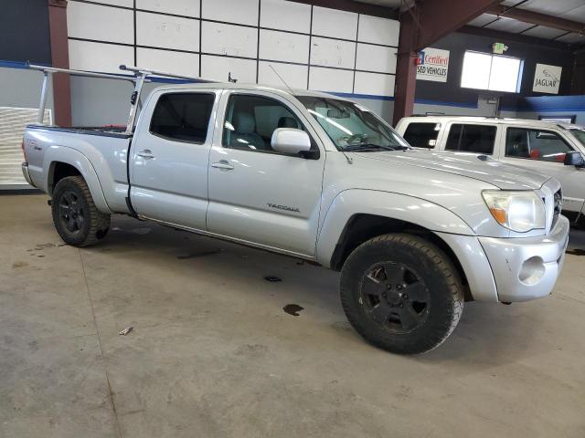 5TEMU52N87Z438853 - 2007 TOYOTA TACOMA DOUBLE CAB LONG BED SILVER photo 4