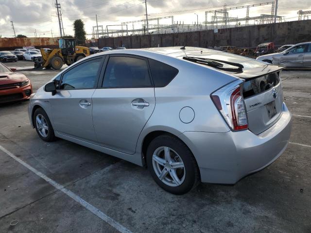 JTDKN3DU5F0473975 - 2015 TOYOTA PRIUS SILVER photo 2