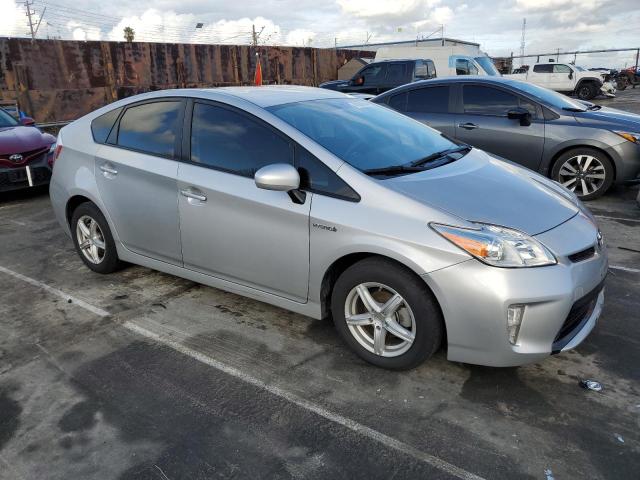 JTDKN3DU5F0473975 - 2015 TOYOTA PRIUS SILVER photo 4