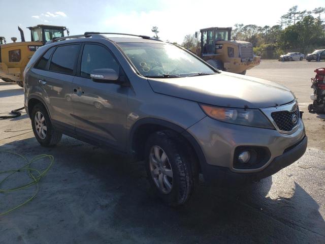 5XYKT3A18BG163386 - 2011 KIA SORENTO BASE GRAY photo 4