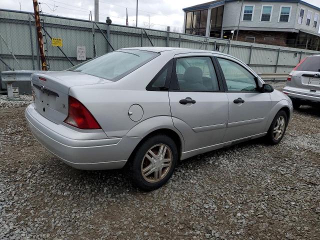 1FAFP34Z33W293030 - 2003 FORD FOCUS SE COMFORT SILVER photo 3