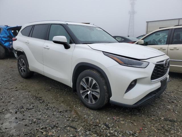 5TDGZRBH1MS113180 - 2021 TOYOTA HIGHLANDER XLE WHITE photo 4