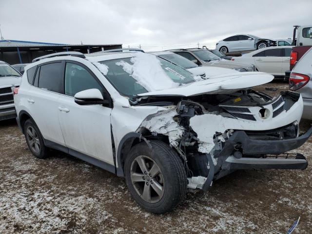 2T3RFREV5FW372243 - 2015 TOYOTA RAV4 XLE Weiß Foto 4